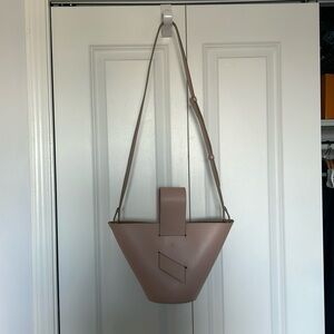 Carolina Santo Domingo Amphora bag
